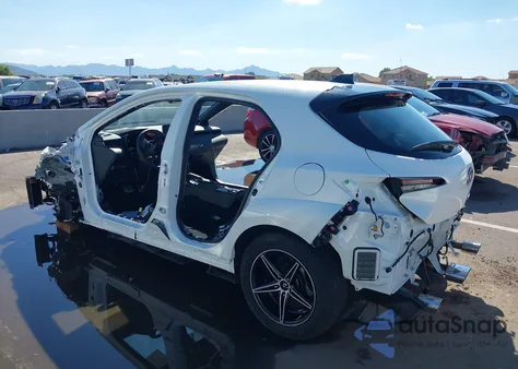 2025 Toyota Gr Corolla Premium Plus z USA, uszkodzony, nr VIN JTNABAAEXSA021123